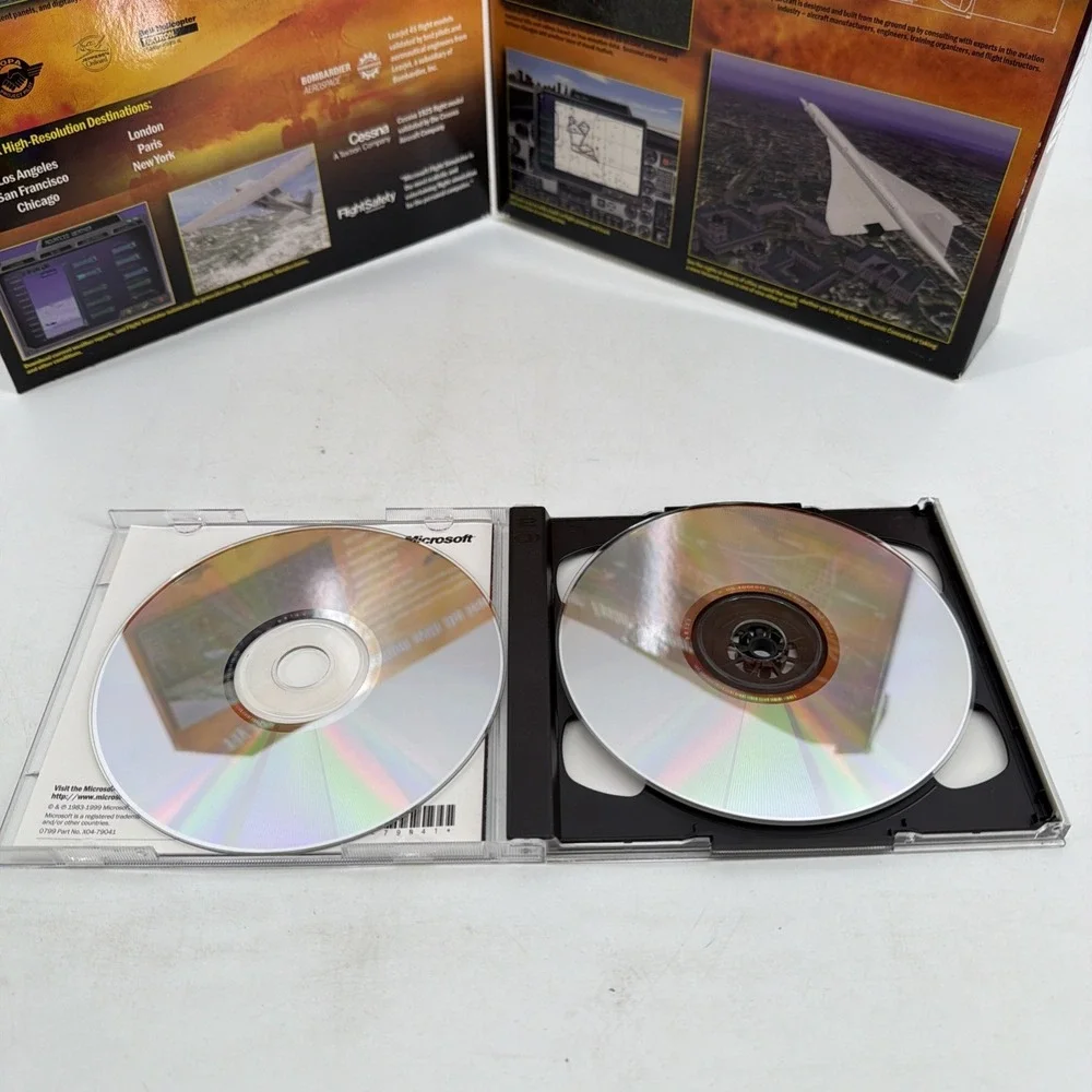 Microsoft Flight Simulator 2000 (PC, 1999) Open Box Includes Both Disks
